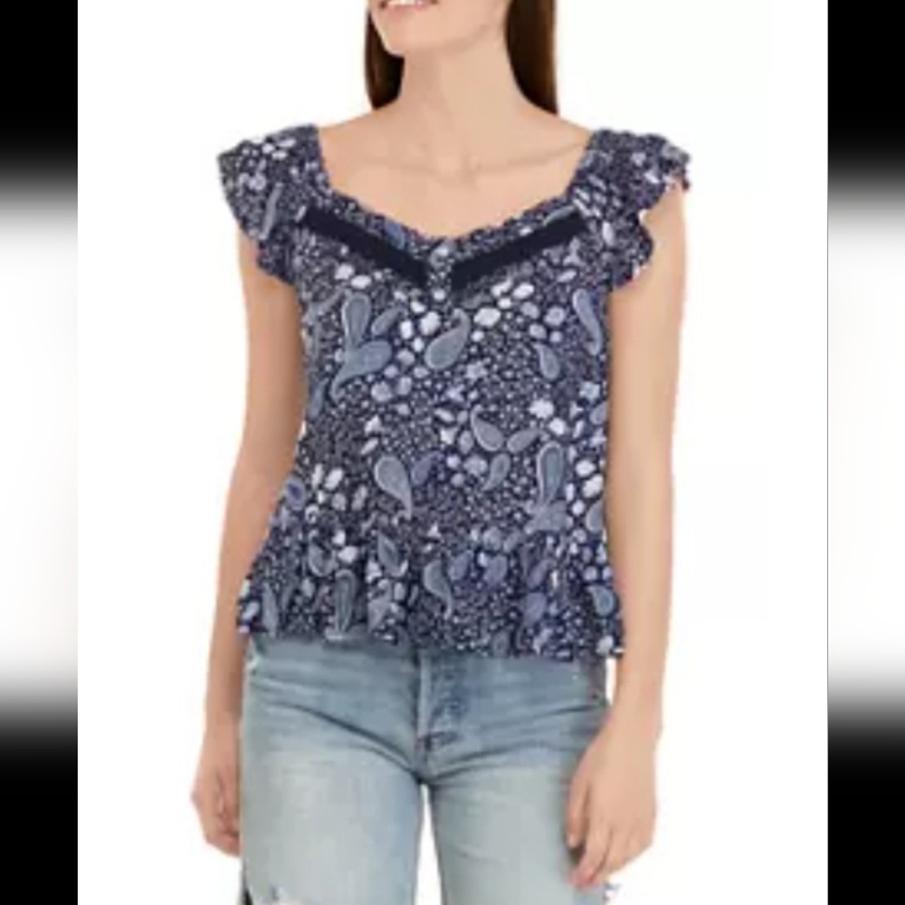 NWT/ Planet Gold Belk/ juniors blue floral short sleeve  top / medium / …